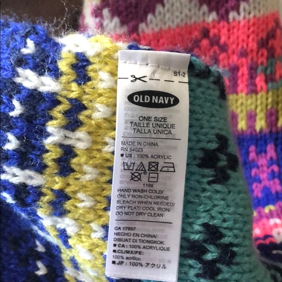 Old Navy fringed winter scarf - Picture 7 of 7